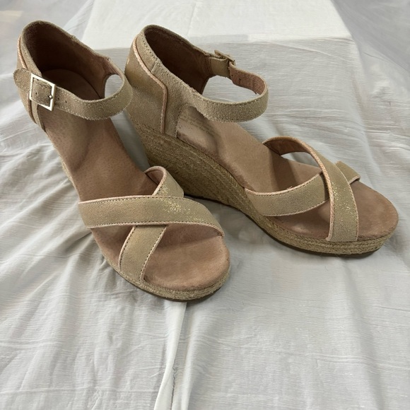TOMS Golden Beige Cross Strap Wedge Heels 8 - Picture 3 of 9